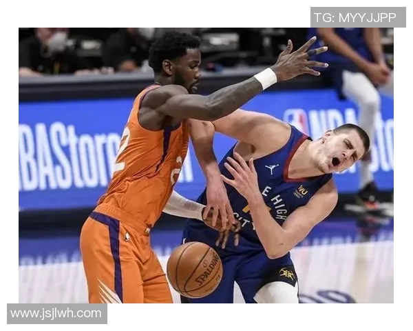 状态逆袭：湖人队外援归队重振雄风，球队士气大增